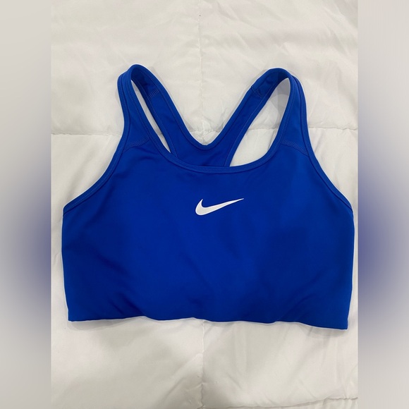 Nike sports Bra - Picture 1 of 4